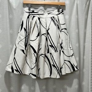 Banana Republic Paint Stroke Black and White Full skirt size 4